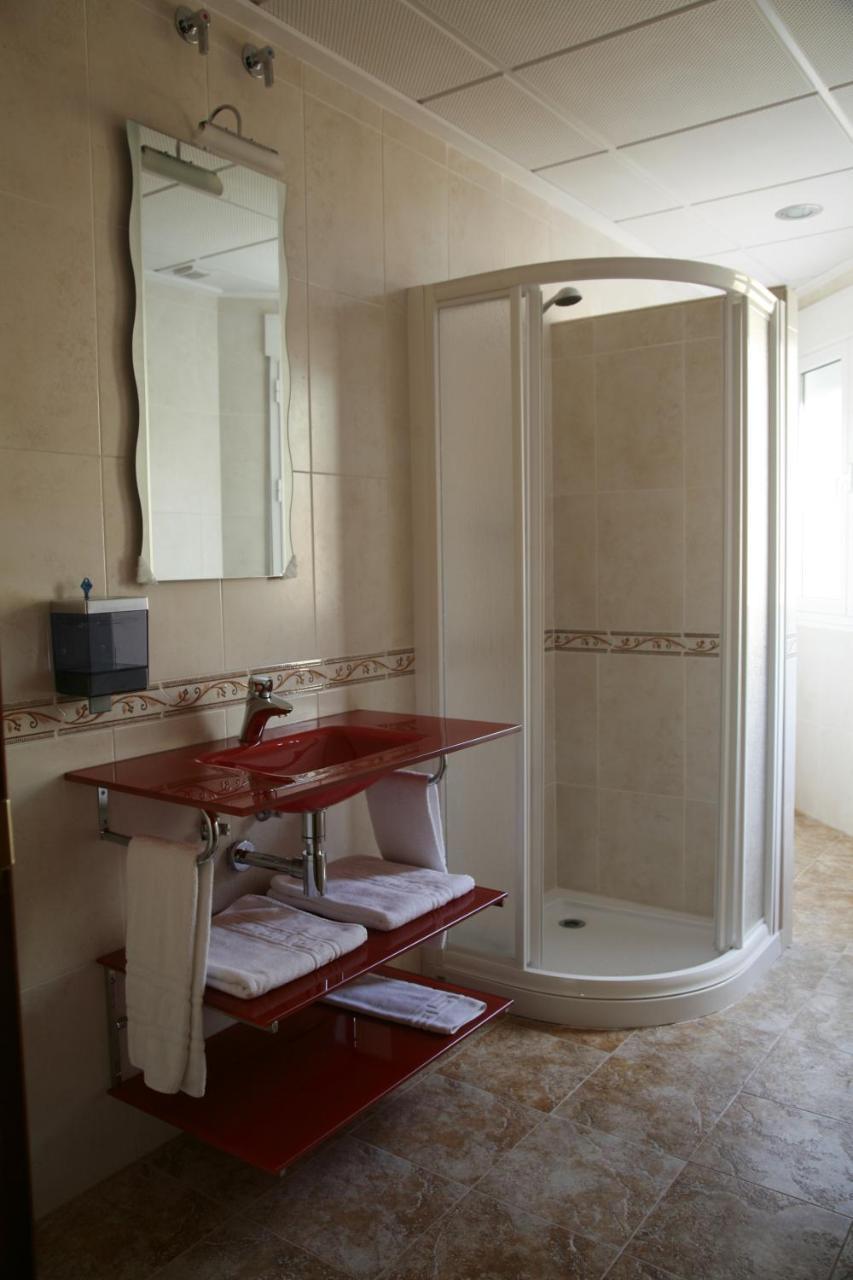 Hostal El Poligono La Roda Εξωτερικό φωτογραφία